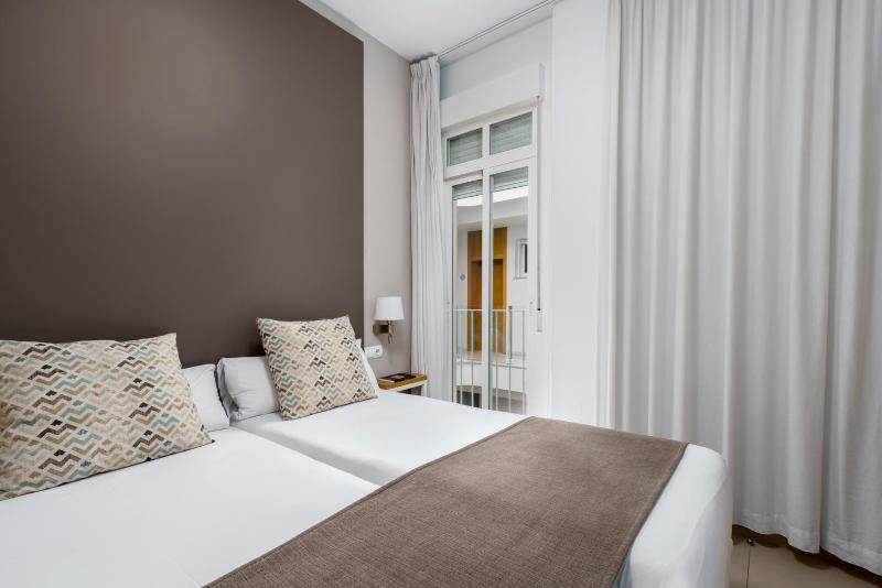 One-Bedroom Apartment (4 Adults) image 3
