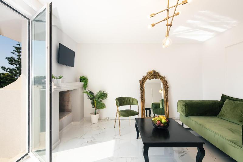 Executive Suite image 4