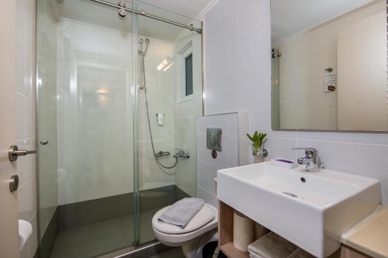 Superior Two-Bedroom Apartment image 4