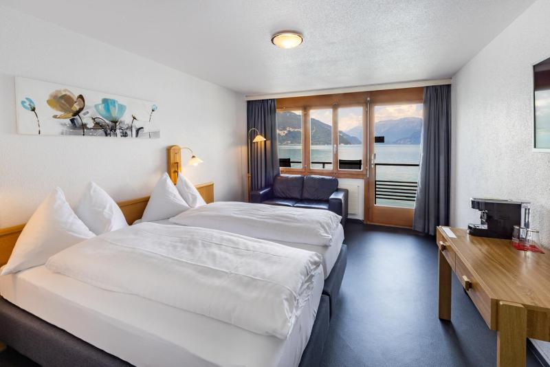 Double Room with Lake View image 1