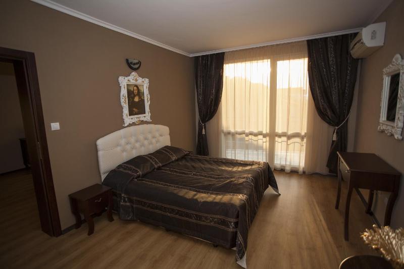 Deluxe Apartment image 4