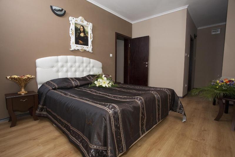 Deluxe Apartment image 3