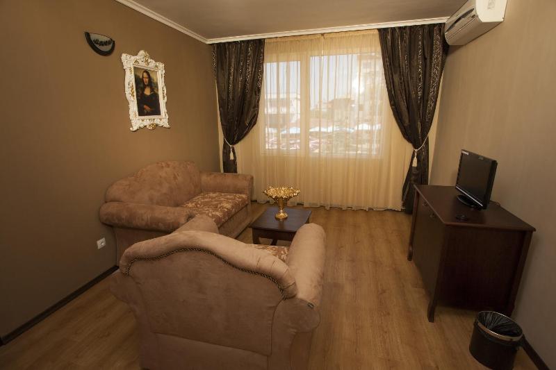 One-Bedroom Apartment image 3