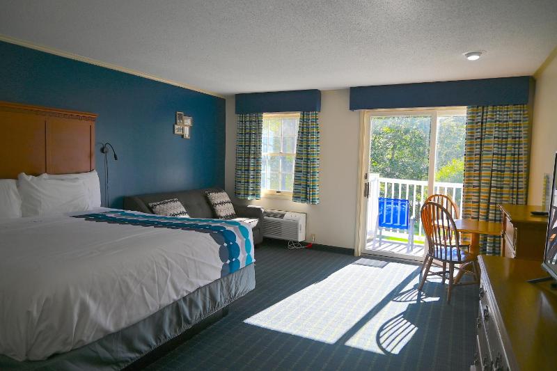King Room image 3