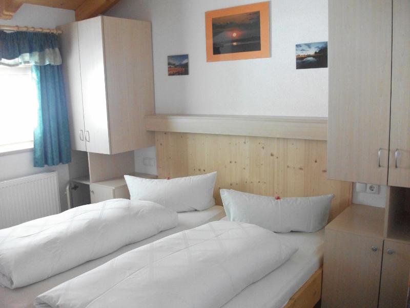 Apartment with Mountain View image 3