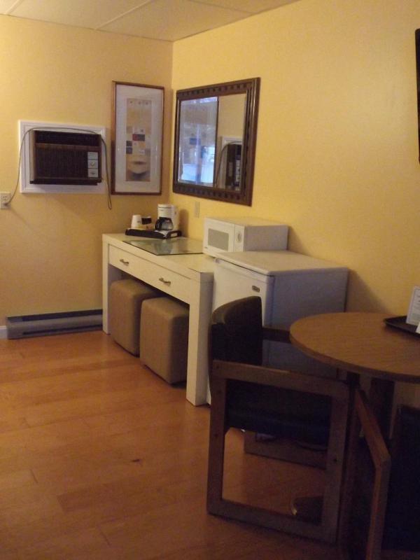 Double Room with Two Double Beds - First Floor image 2