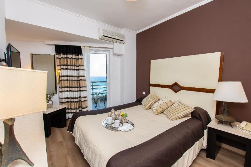 Single Room with Sea View image 3
