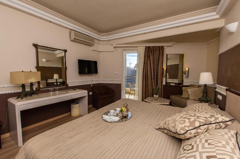 Double or Twin Room with Pool View image 3