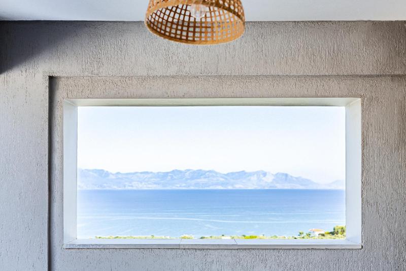 King Room with Sea View image 4