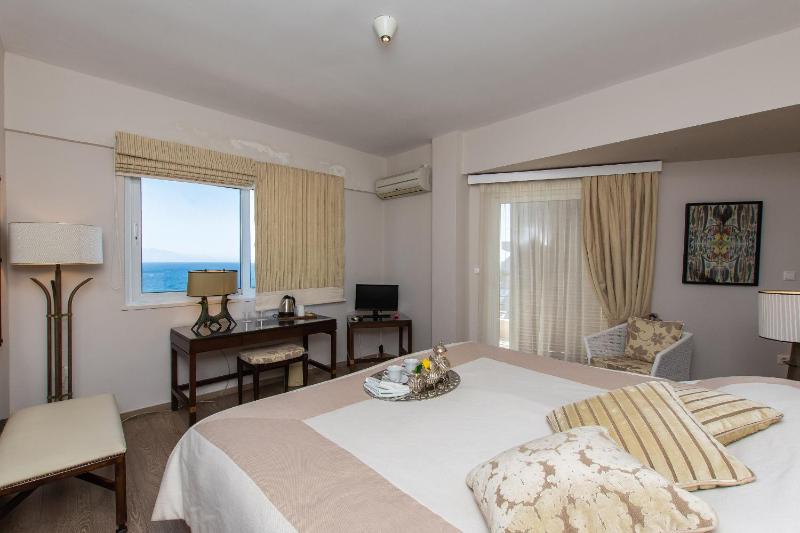 Executive Double or Twin Room with Sea View image 3