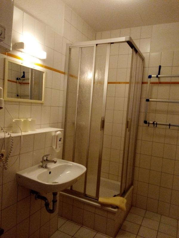Single Room image 2