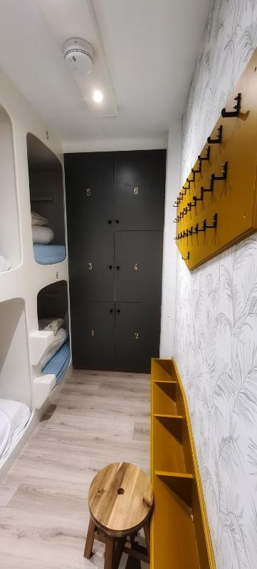 Bed in 6-Bed Mixed Dormitory Room image 1