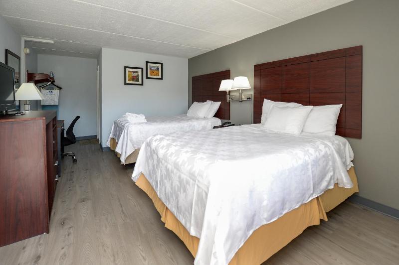 Double Room with Two Double Beds - Non-Smoking image 4