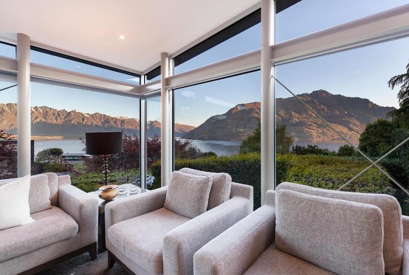 Remarkable Escape Breathtaking Views with Hot Tub - image 48