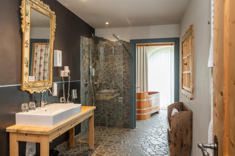 Deluxe Suite image 4
