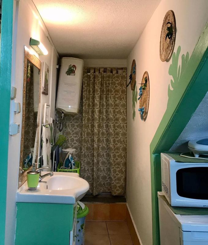 One-Bedroom Apartment image 3