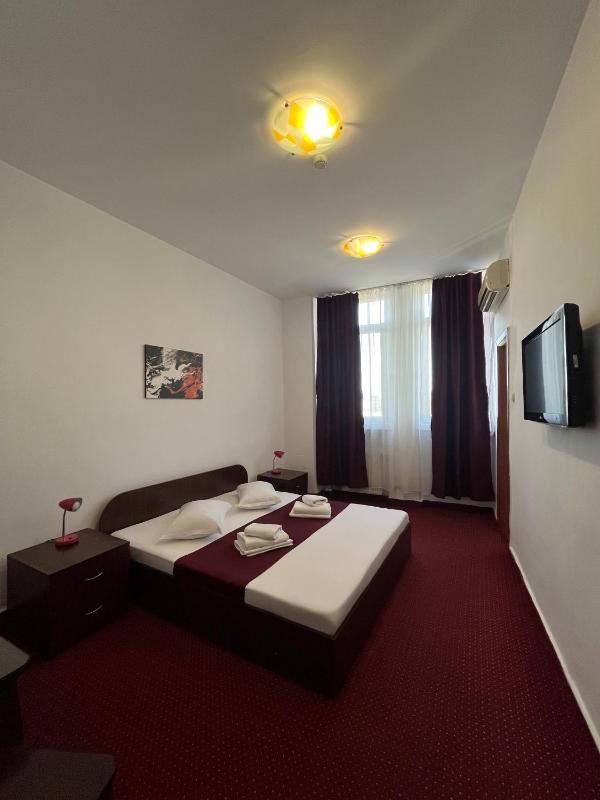 Double Room image 1