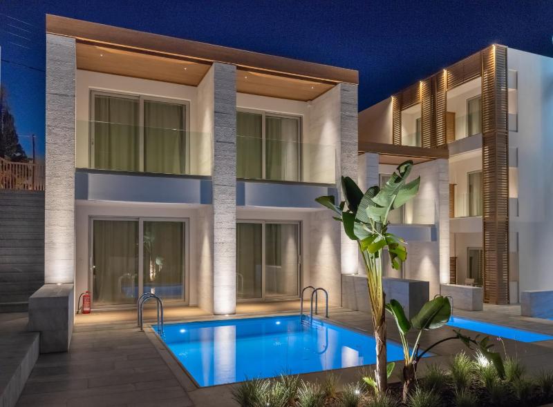 Maisonette - Swim Up image 1