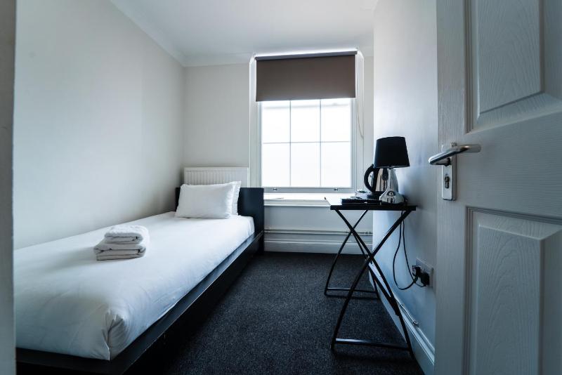 Single Room image 3