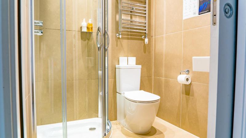 Premium Double Room image 4