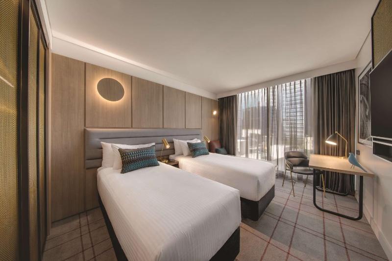 Deluxe Double or Twin Room image 4