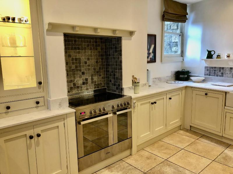 Five-Bedroom House image 3