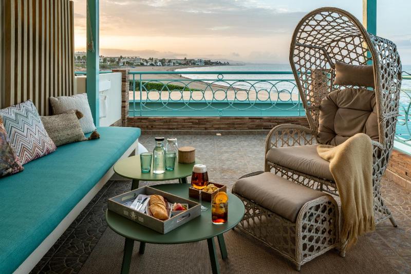 Double or Twin Room with Frontal Sea View and Terrace image 1