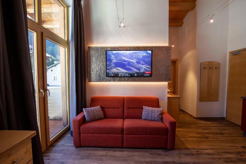 Standard Three-Bedroom Apartment with Balcony image 2