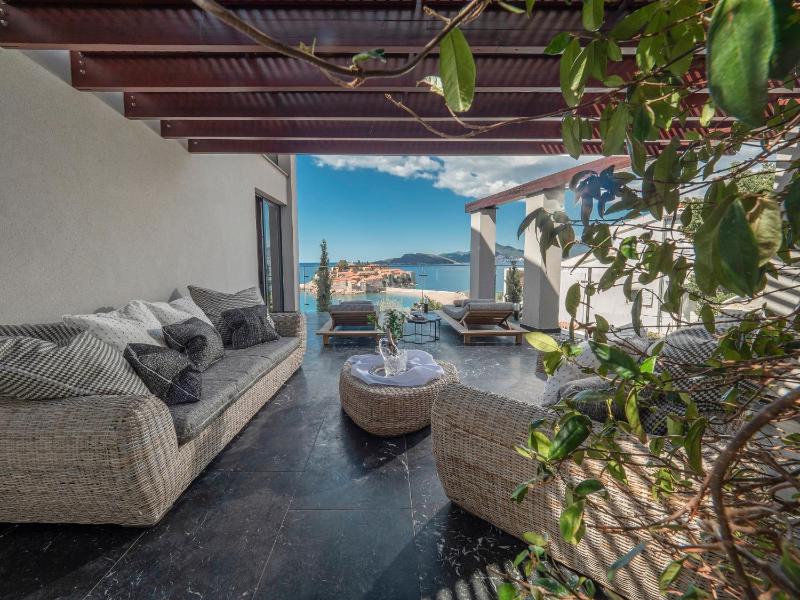 Villa with Sea View image 3