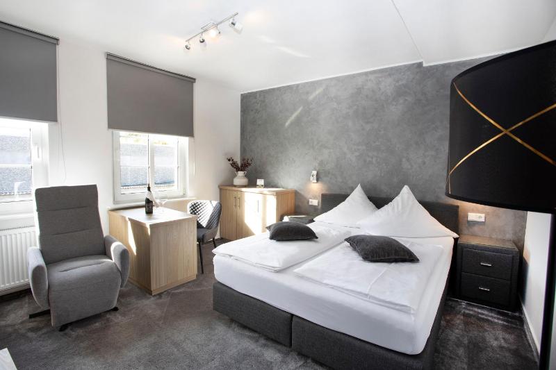 Comfort Double Room image 4