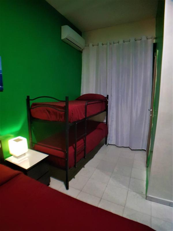 Quadruple Room with Private Bathroom image 3