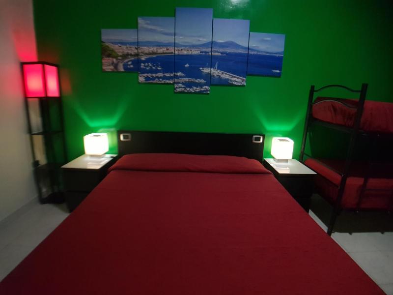 Quadruple Room with Private Bathroom image 2