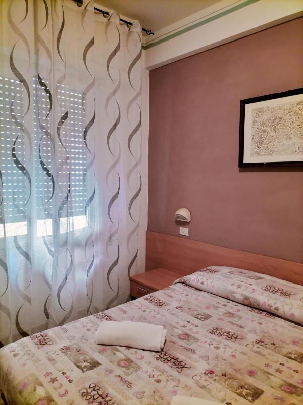 Double Room image 4