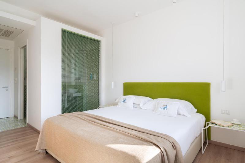 Superior Double Room with Garden View image 4