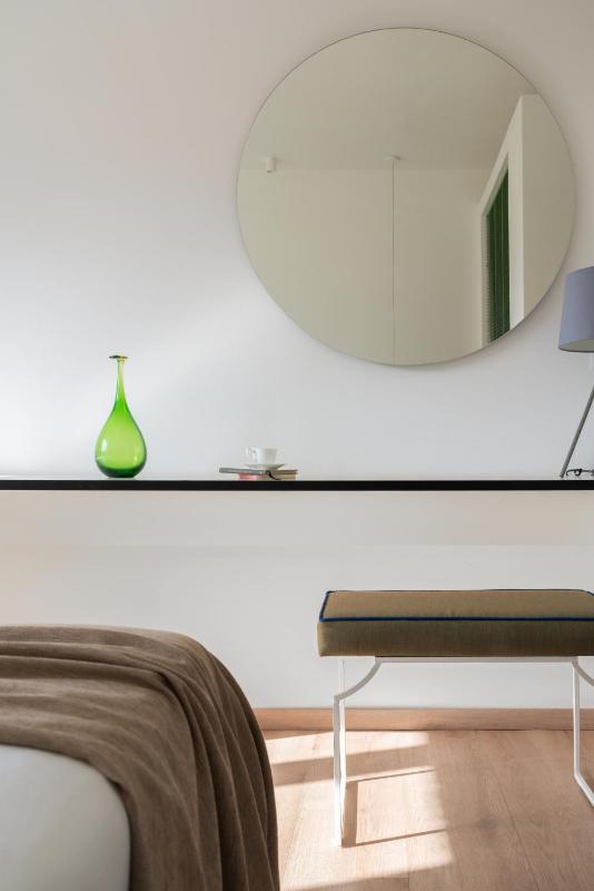 Superior Double Room with Garden View image 3