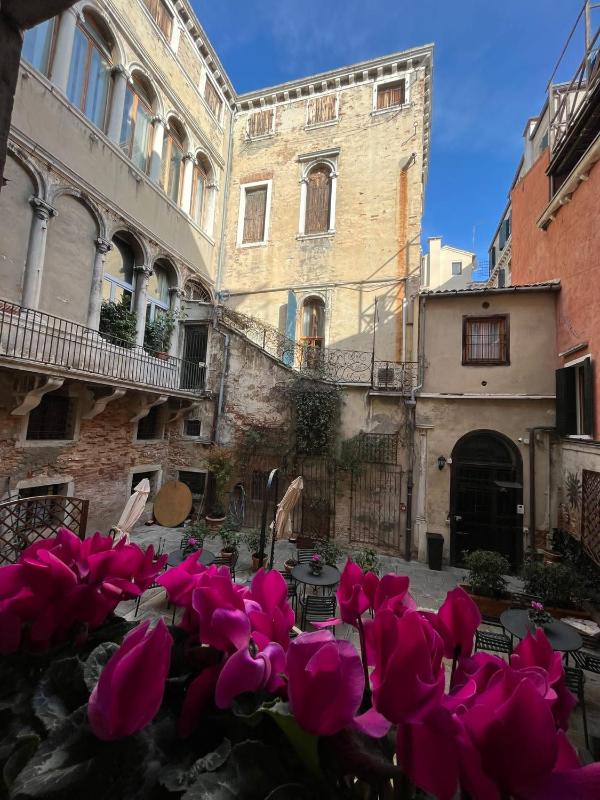 Corte del Doge di Rialto - image 1