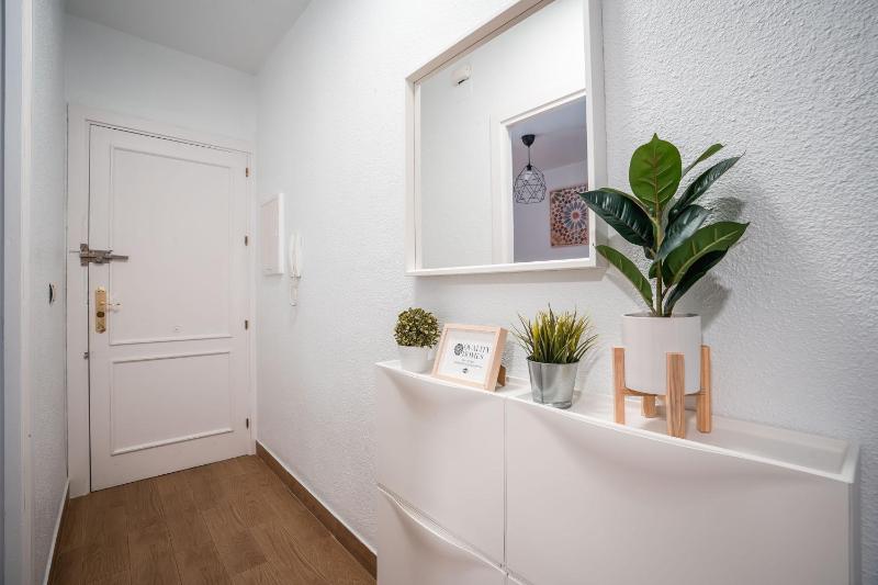 Studio Apartment - 35 image 2