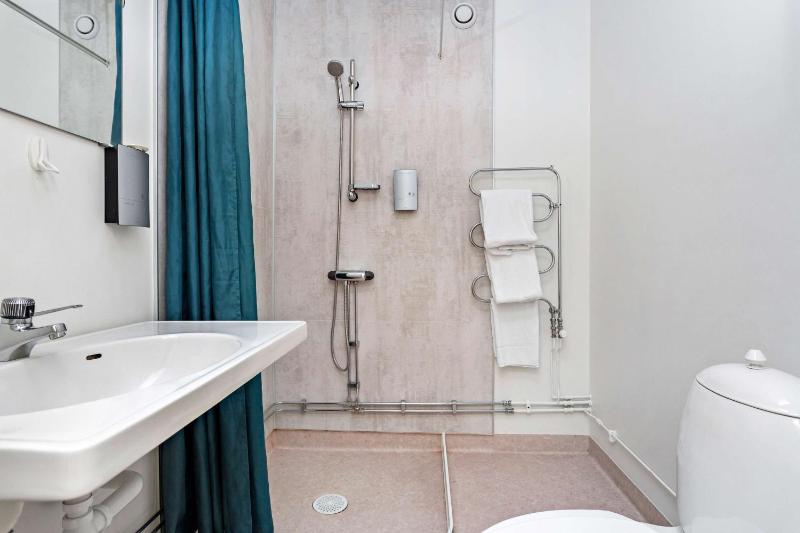 Standard Single Room image 4