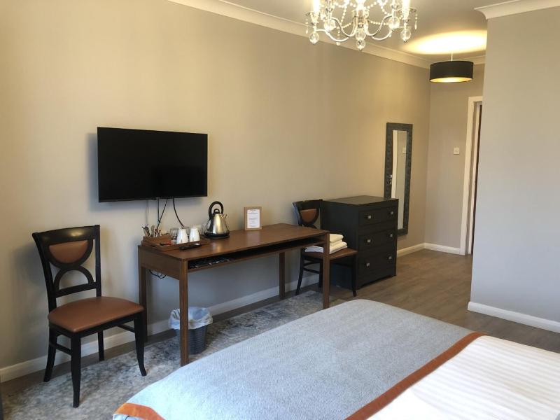 King Room image 4