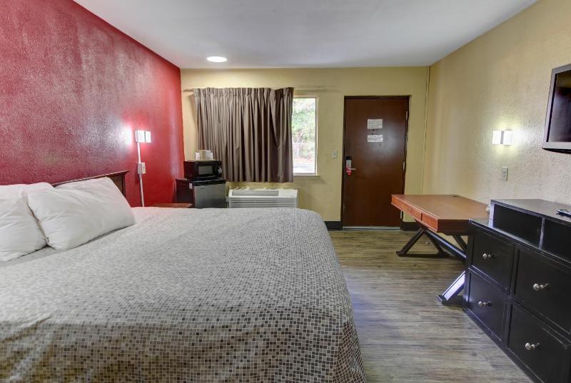 King Room - Non-Smoking image 4