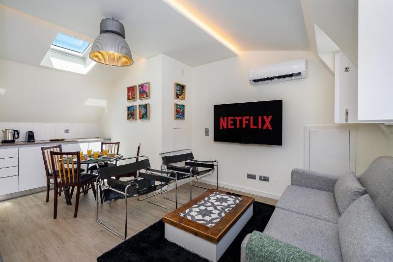 Intendente Modern Stays Top Location w/AC Images