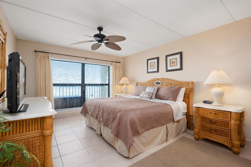 Apartment with Balcony image 4