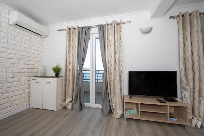 Apartmani Nina & Mili - image 23