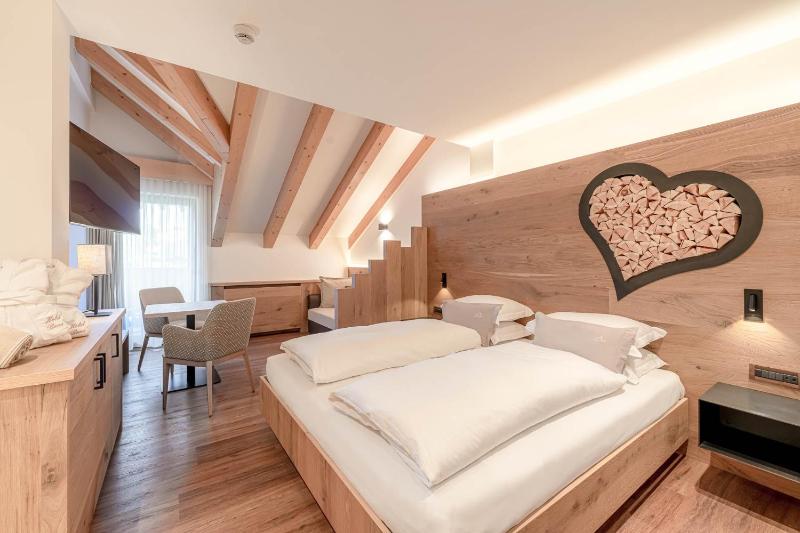 Junior Suite image 1