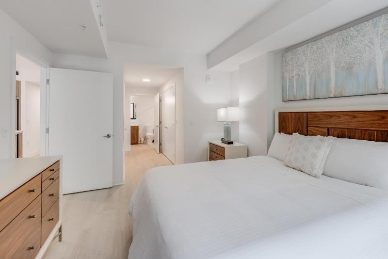 Global Luxury Suites at Capitol Hill - image 8