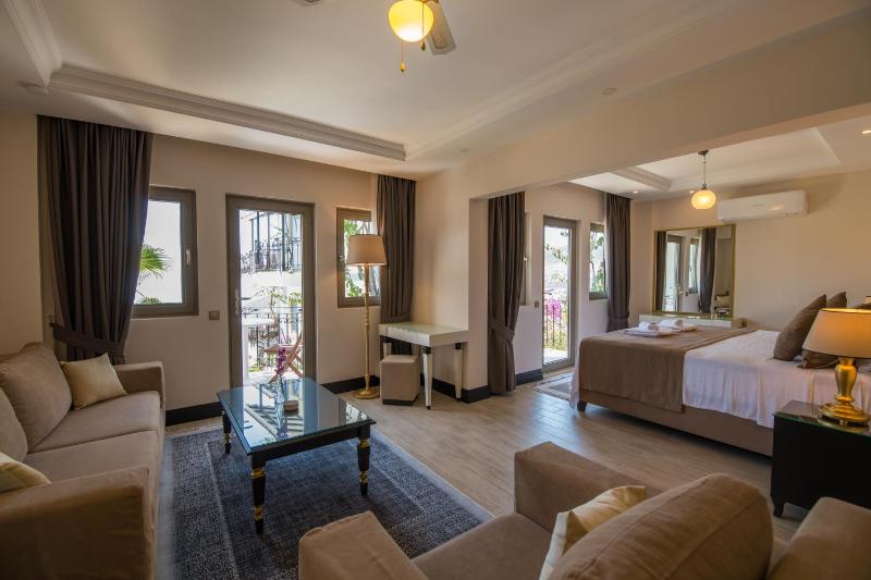 The Mediteran Hotel - image 7
