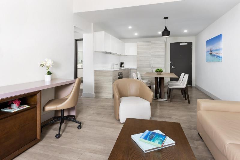 One Bedroom Suite King image 4