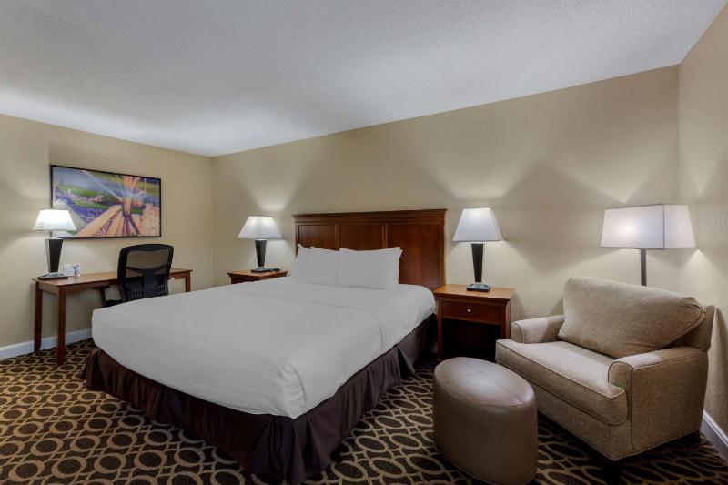 King Room image 3