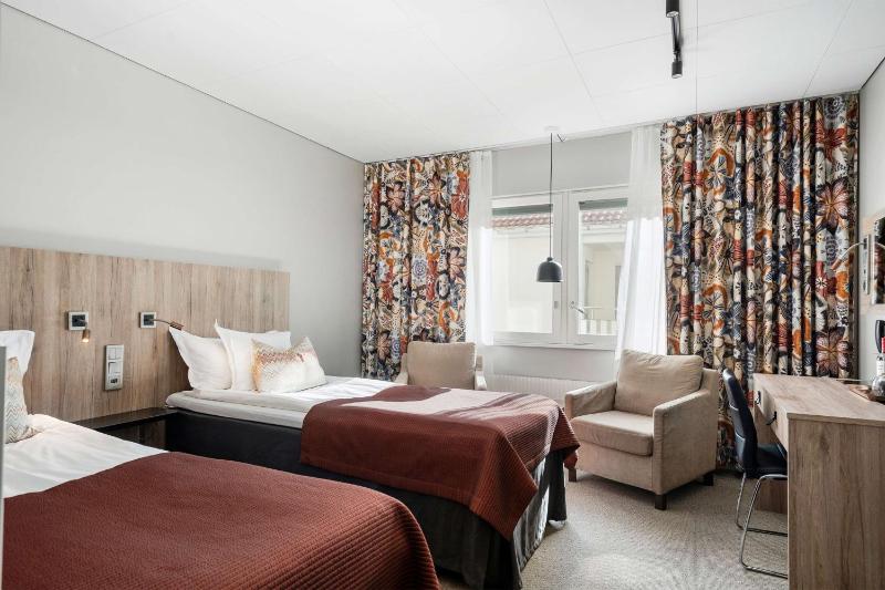 Standard Double or Twin Room image 1