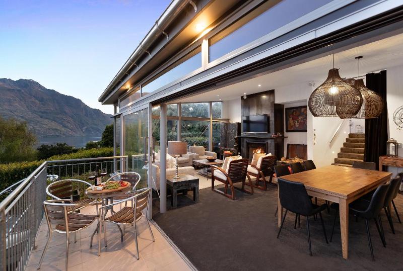 Remarkable Escape Breathtaking Views with Hot Tub - image 47